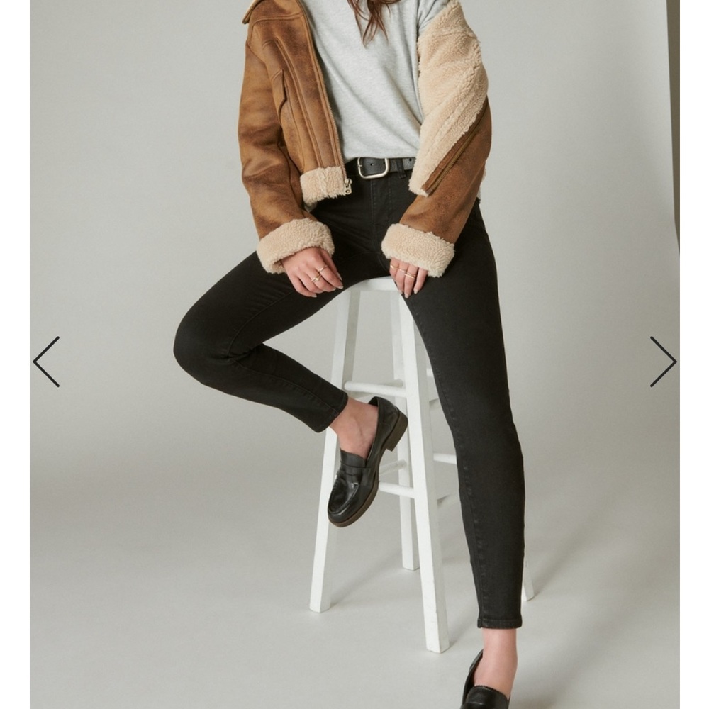 Lucky Brand Jeans- Ava mid ride skinny in black NWT